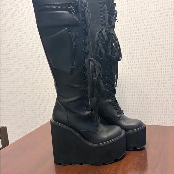 Current Mood x Dolls Kill - OBSIDIAN POCKET PLATFORM BOOTS - Picture 2 of 5